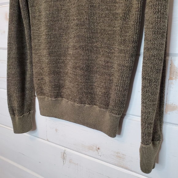 Banana Republic Military Green Shoulder Patch Sweater Size Small - Picture 5 of 11